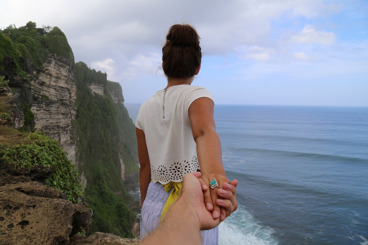 Online Relationships - Balancing Trust and Security